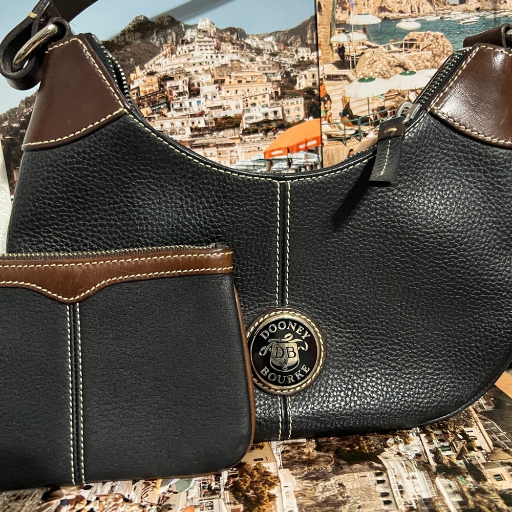 Dooney & Bourke handbag black & brown with wristlet